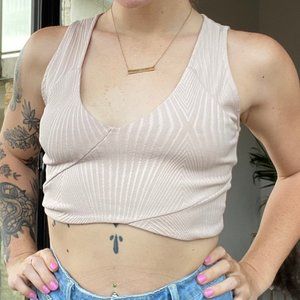 Light pink crop